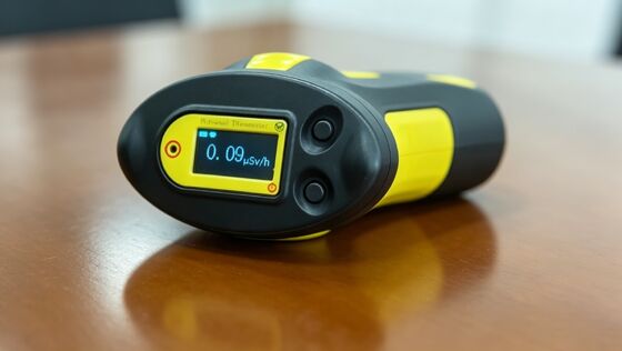 FJ-1100 Moniteur de dose de rayonnement portable Affichage OLED Enregistrement de dose cumulée Radiomètre d'alerte
