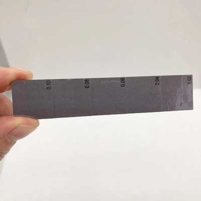Étape 5 coincer les blocs ultrasoniques de calibrage pour la mesure d'épaisseur ultrasonique