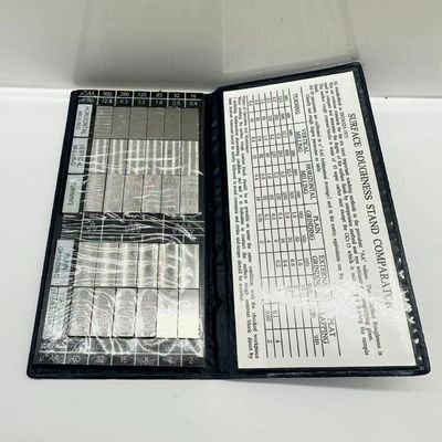 Comparaison de la rugosité de l'acier échantillon bloc tournesol fraisage broyage échantillon standard