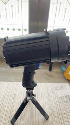 Lampe LED-UV avec support et chargeur, utilisable à la main