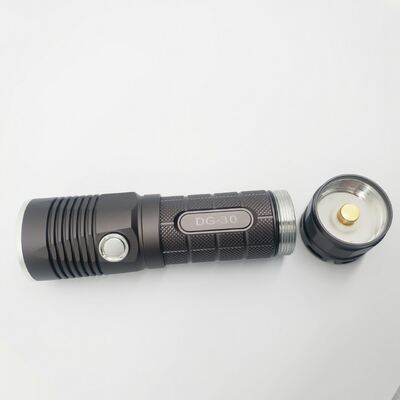 Lampe à poche à LED à lampe à torche ultraviolette Longues heures de travail et qualité stable
