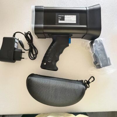 DG-4020 Lampe à LED UV portative à double fonctionnement AC&DC avec flux UV de 6000 uW/cm2 et durée de vie de la batterie de 2 à 3 heures